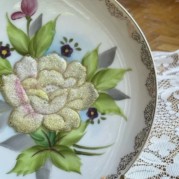 Vintage 3D rose plate 6" - Picture 6 of 12